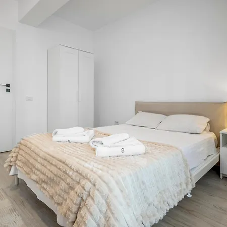 Grand Arena Apartment *